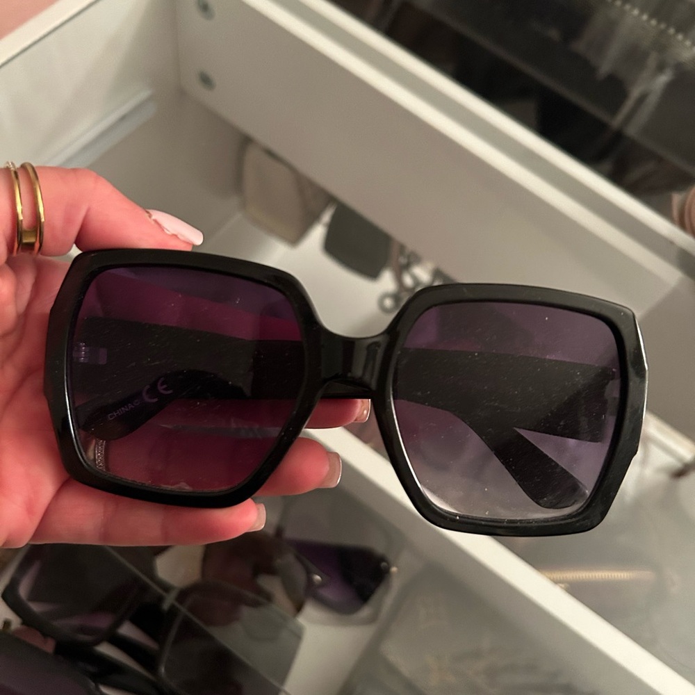 Steve Madden Black Sunglasses